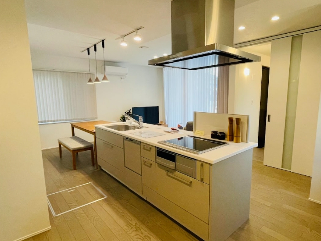 古志原新モデルハウスのアイランドキッチン