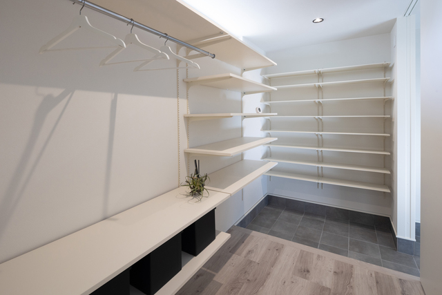 鳥取県鳥取市安長の安長モデルハウスのシューズインクローク