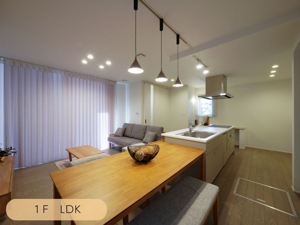 島根県松江市古志原の建売モデルハウスのダイニング