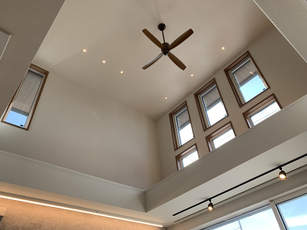 広島県三次市の南畑敷モデルハウスの吹抜け