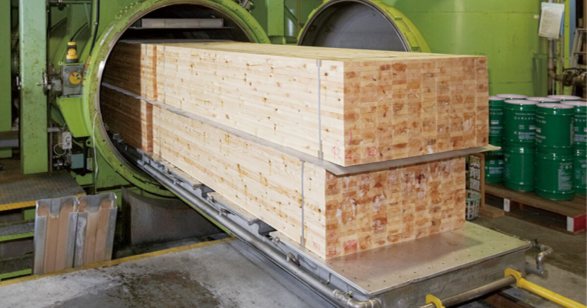 乾式加圧注入方式で、防腐・防蟻性能を長期間維持